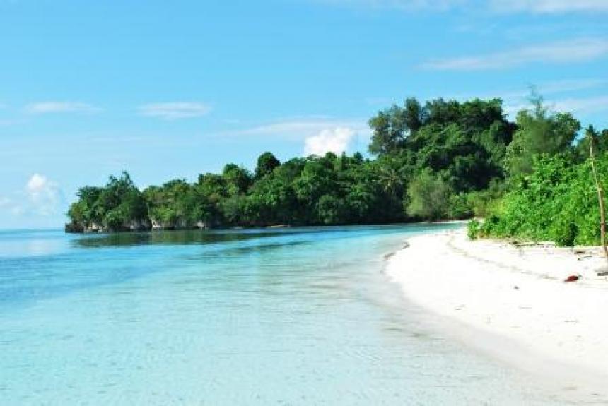 Pantai Pasir Putih Palam