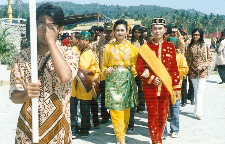 Pekan Budaya dan Pariwisata di Tolitoli, 1. Sabang Tende, 2. Udang Merah Tanjung Sanjangan, 3. Air Terjun Sigelang, 4. Pekan Budaya dan Pariwisata di Tolitoli, 5. Tanjung Matop Tolitoli, 6. Pantai Bajungan Tolitoli, 7. Wisata Bahari Ratu Ampat, 8. Kampung Wisata Desa Malangga, 9. Berkunjung ke Pulau Kapas, 10. Ekowisata Mangrove Teluk Pulias, 11. Pantai Pijar, 12. Bukit Keles, 13. Goa Pamona, 14. Pulau Salando, 15. Pulau Lingayan, 16. Pantai Lalos, 17. Pantai Bajugan, 18. Air Terjun Malangga, 19. Pulau Lutungan