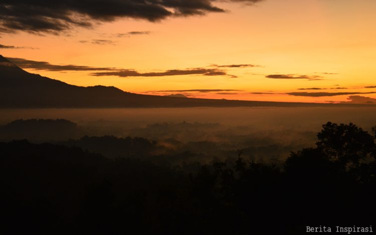Punthuk Setumbu, 1. Candi Borobudur, 2. Rafting di Sungai Progo Atas, 3. Alun-alun Kota Magelang, 4. Air Terjun Kedung Kayang, 5. Taman Kyai Langgeng, 6. Ketep Pass, 7. Air Terjun Sekar Langit, 8. Rumah Kamera, 9. Candi Mendut, 10. Candi Pawon, 11. Gunung Andong, 12. Candi Selogriyo, 13. Gunung Tidar, 14. Curug Grenjengan Kembar, 15. Punthuk Setumbu, 16. Trekking Gunung Merbabu, 17. Curug Silawe, 18. Pemandian Air Hangat Candi Umbul, 19. Taman Badaan, 20. Museum Sudirman, 21. Pinusan Kragilan Magelang, 22. Candi Canggal, 23. Candi Ngawen, 24. Candi Lumbung, 25. Pemandian Kali Bening, 26. Air Terjun Kedung Kayangan, 27. Gardu Pandang Babadan, 28. Arung Jeram Kali Elo, 29. Telaga Bleder, 30. Gardu Pandang Bukit Barede, 31. Gardu Pandang Dlimas, 32. Gardu Pandang Mangli, 33. Sukmojoyo Hill, 34. Hutan Pinus Grenden, 35. Gereja Ayam di Dusun Gombong, 36. Punthuk Setumbu, 37. Kedung Sembrani, 38. Gunung Telomoyo, 39. Silancur Highland, 40. Bukit Grenden, 41. Curug Sigetik, 42. Puntuk Mangir Gunung Payung, 43. Bukit Rhema, 44. Hutan Pinus Wisata Mangli, 45. Jurang Jero, 46. OHD Museum, 47. Gunung Giyanti, 48. Curug Watu Ploso, 49. Klenteng Liong Hok Bio, 50. Curug Gleyor, 51. Punthuk Mongkrong, 52. Bukit Sleker, 53. Curug Lawang Kori, 54. Bukit kertojoyo, 55. Taman Ramadanu, 56. Puncak Seoloyo, 57. Taman Wisata Kopeng, 58. Bukit Gancik Selo Boyolali, 59. Gunung Sumbing, 60. Punthuk Kendil, 61. Bukit Harapan Cuntel, 62. Kebun Durian Candimulyo, 63. Jembatan Gantung Mangunsuko, 64. Air Terjun Goa Slandak, 65. Air Terjun Sumuran, 67. Museum Kapal Samudraraksa, 68. Karesidenan Kedu, 69. New Selo, 70. Taman Dewari, 71. Desa Wisata Candirejo, 72. Svargabumi Borobudur, 73. Awang-awang Telomoyo, 74. Ladon Little Island, 75. Candi Retno, 76. Wisata Petik Salak Gapoktan Ngudi Luhur, 77. Pesona Cempurung, 78. Gardu Pandang Cepogo, 79. Taman Garempong Bringin Kulon, 80. Sendang Mudal, 81. Curug Dlimas, 82. Museum Diponegoro, 83. Curug Sikencling, 84. Sendang Maren, 85. Citraelo Rafting, 86. Desa Wisata Ngawen, 87. Wisata Kulon Ndeso, 88. Taman Bunga Matahari, 89. Taman Hanya Untukmu, 90. Junkyard Autopark & Cafe, 91. Balkondes Ngadiharjo, 92. Banyuroto, 93. Bukit Dagi, 94. Jembatan Gantung Srowol, 95. Candi Asu, 96. Persawahan Permitan, 97. Bakorwil II Magelang, 98. Kebun Bibit Senopati