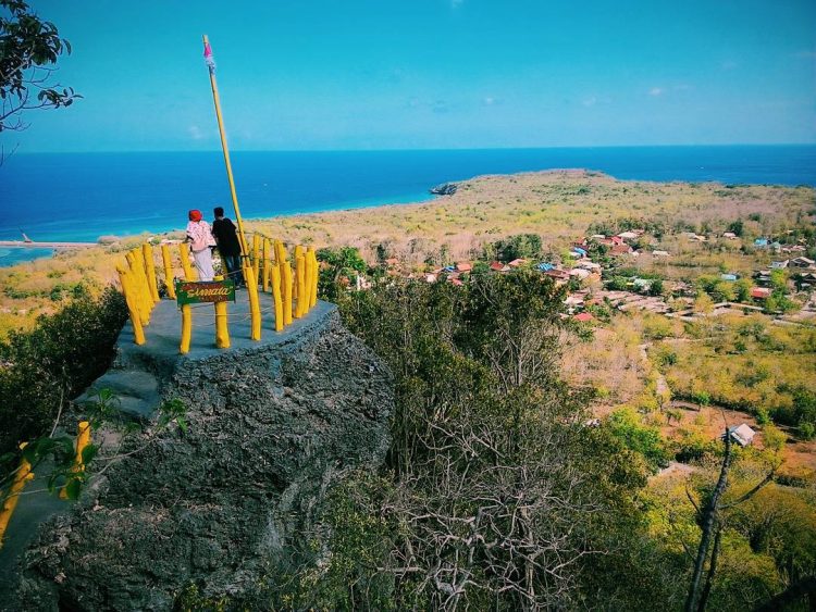 Puncak Pua Janggo, 1. Pantai Bira, 2. Bakung-Bakung View Sunrise, 3. Pantai Bara, 4. Bukit Donggia, 5. Tebing Apparalang, 6. Puncak Pua Janggo, 7. Pantai Ujung Tiro, 8. Tebing Panaikan Birayya, 9. Pulau Kambing, 10. Pantai Lemo-Lemo, 11. Pemandian Hila-Hila, 12. Kawasan Adat Ammatoa, 13. Gua Passohara, 14. Pantai Samboang, 15. Pembuatan Kapal Tana Beru, 16. Pantai Mandala Ria, 17. Gua Passea, 18. Pinisi Park, 19. Pantai Marumasa, 20. Pulau Liukang Loe, 21. Pantai Kasuso, 22. Tebing Panaikang Birayya, 23. Pantai Pusahelu, 24. Pantai Kaluku, 25. Taman Cekkeng