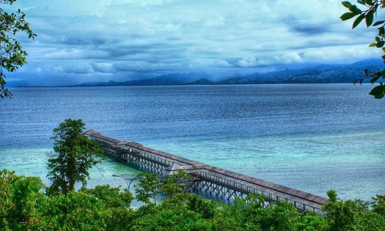 Pulau Karampuang via Akurat, 1. Pantai Lombang-lombang, 2. Pulau Karampuang, 3. Wisata Mangrove Bebanga, 4. Pantai Manakarra, 5. Pantai Tapandullu, 6. Air Terjun Tammasapi, 7. Taman Wisata Bukit Jati Gentungan, 8. Pantai Ujung Bulo, 9. Tanjung Ngalo, 10. Air Terjun Malute, 11. Pantai Palippis, 12. Wisata Kelapa Tujuh, 13. Wisata Panorama Mamuju, 14. Air Terjun Tamasapi, 15. Air Terjun Kalando, 16. Pantai Dato, 17. Pantai Rangas, 18. Wisata Pantai Galung, 19. Tanjung Losa, 20. Puncak Mamuju City, 21. Wisata Pantai Mangrove Ampallas, 22. Kampung Nelayan, 23. Bundaran Air Mancur Arteri, 24. Masjid Raya Syuhada