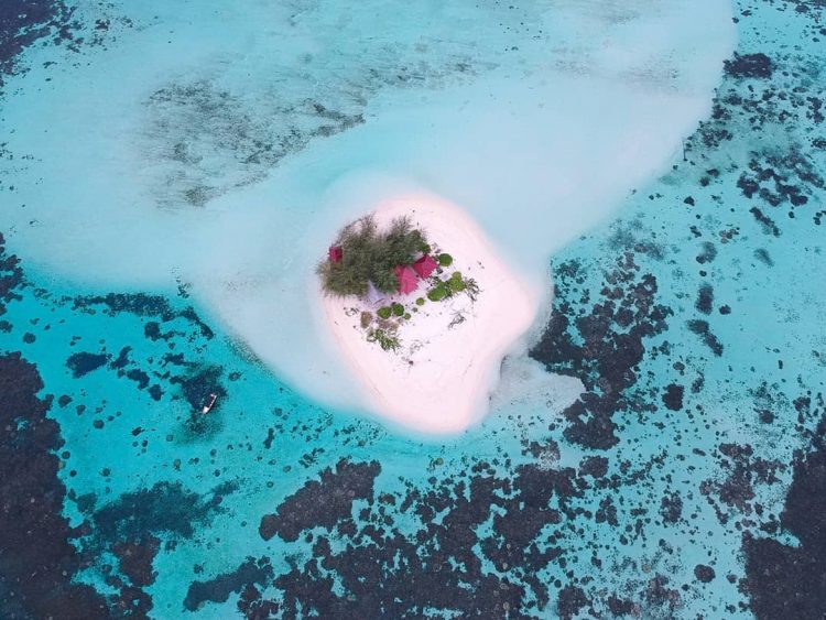 Pulau Tinalapu via Instagram.com @andrikilua - Tempat Wisata di Banggai