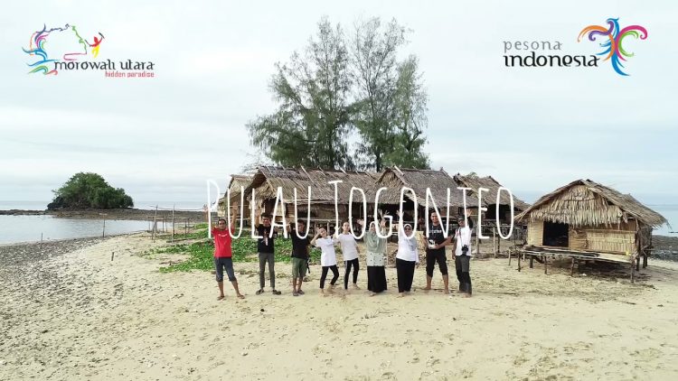 Pulau Togonteo via Youtube, 1. Air Terjun Menduru, 2. Permandian Panapa, 3. Danau Lowo, 4. Muara Bajoe, 5. Danau Tiu, 6. Goa Tamanoa Wawopada, 7. Istana Raja Mori, 8. Batu Payung, 9. Teluk Tomori, 10. Bukit Teletubies, 11. Pulau Togonteo, 12. Pantai Ungkea, 13. Air Terjun Boba, 14. Air Terjun Wera Blanga, 15. Hutan Pinus Tepotowoa, 16. Pulau Gurita, 17. Hutan Mangrove Koya, 18. Air Terjun Mataruttung, 19. Pemandian Lemboroma, 20. Pemandian Korowalelo, 21. Tompa Ofoi, 22. Pantai Jompi, 23. Pulau Rumbia, 24. Pulau Pengia