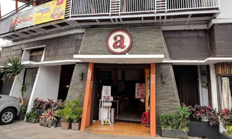 Rumah Makan Cibabat Ampera, 1. Rumah Makan Cibabat Ampera, 2. Mymo Mie Baso Ceker, 3. Kedai Ramen Aboy – Cimahi, 4. Kafe KupuKupu, 5. dK resto, 6. Rumah Makan Kiambang Raya, 7. Meepang RAI, 8. Wingz O Wingz Cimahi, 9. Hashi Ramen, 10. RM. Ibu Haji Cijantung (IHC) ASLI Purwakarta, 11. Rumah Makan Ciganea Baros, 12. Giggle Box Cimahi, 13. Rumah Makan Kandang Ayam, 14. Alam Wisata Cimahi, 15. Spesial Soto Boyolali (SSB) Hj Hesti Widodo, Cimahi, 16. Rumah Makan Mirasa, 17. Sate Maranggi & Ayam Bakar Neng Katineung, 18. Ayam Kremes Selimut WR Pusat, 19. Bebek Goreng Haji Slamet (Asli) Cimahi, 20. Bebek Salero, 21. GoGrill-ah!, 22. Gokana Ramen Teppan, 23. Rumah Makan Ramayana II, 24. Warung Sadulur Cimahi