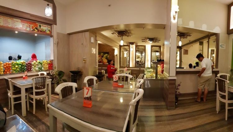 Rumah Makan Kiambang Raya via Restaurant Guru, 1. Rumah Makan Cibabat Ampera, 2. Mymo Mie Baso Ceker, 3. Kedai Ramen Aboy – Cimahi, 4. Kafe KupuKupu, 5. dK resto, 6. Rumah Makan Kiambang Raya, 7. Meepang RAI, 8. Wingz O Wingz Cimahi, 9. Hashi Ramen, 10. RM. Ibu Haji Cijantung (IHC) ASLI Purwakarta, 11. Rumah Makan Ciganea Baros, 12. Giggle Box Cimahi, 13. Rumah Makan Kandang Ayam, 14. Alam Wisata Cimahi, 15. Spesial Soto Boyolali (SSB) Hj Hesti Widodo, Cimahi, 16. Rumah Makan Mirasa, 17. Sate Maranggi & Ayam Bakar Neng Katineung, 18. Ayam Kremes Selimut WR Pusat, 19. Bebek Goreng Haji Slamet (Asli) Cimahi, 20. Bebek Salero, 21. GoGrill-ah!, 22. Gokana Ramen Teppan, 23. Rumah Makan Ramayana II, 24. Warung Sadulur Cimahi