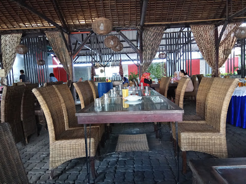 Rumah Makan Pujaseda , 1. RM Warung Jeruk Ciamis, 2. Mie Bakso H. Oding, 3. Rumah Makan Mergosari, 4. Rumah Makan Ciamis Cobek Beti, 5. Bakar Ikan Zorojoy, 6. Saung Mirah Gapura, 7. Cibiuk Resto sindangkasih, 8. Lesehan Zembar, 9. Ampera Warung Nasi, 10. Rumah Makan Pujaseda, 11. AYAM GORENG KERSEN, 12. SAMARA BINANGKIT, 13. RUMAH MAKAN HJ IMI, 14. Lesehan Simanalagi, 15. Samudra Rumah Makan &amp; Catering, 16. Sate &amp; Gule H. Etom, 17. Rumah Makan Panenjoan, 18. RM Roda Baru, 19. Mom’s Kitchen – Food, coffee, and Pizza, 20. Teen’s Cafe, 21. Warung Tutug Oncom TO. Bapak Aki
