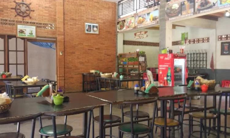Rumah Makan Ramayana II via Google MapsMauritis Marpaung, 1. Rumah Makan Cibabat Ampera, 2. Mymo Mie Baso Ceker, 3. Kedai Ramen Aboy – Cimahi, 4. Kafe KupuKupu, 5. dK resto, 6. Rumah Makan Kiambang Raya, 7. Meepang RAI, 8. Wingz O Wingz Cimahi, 9. Hashi Ramen, 10. RM. Ibu Haji Cijantung (IHC) ASLI Purwakarta, 11. Rumah Makan Ciganea Baros, 12. Giggle Box Cimahi, 13. Rumah Makan Kandang Ayam, 14. Alam Wisata Cimahi, 15. Spesial Soto Boyolali (SSB) Hj Hesti Widodo, Cimahi, 16. Rumah Makan Mirasa, 17. Sate Maranggi & Ayam Bakar Neng Katineung, 18. Ayam Kremes Selimut WR Pusat, 19. Bebek Goreng Haji Slamet (Asli) Cimahi, 20. Bebek Salero, 21. GoGrill-ah!, 22. Gokana Ramen Teppan, 23. Rumah Makan Ramayana II, 24. Warung Sadulur Cimahi