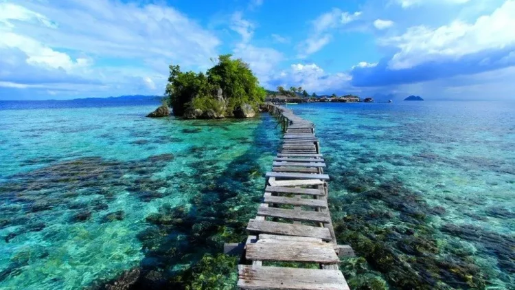 Sabang Tende via Ensiklopediaindonesia, 1. Sabang Tende, 2. Udang Merah Tanjung Sanjangan, 3. Air Terjun Sigelang, 4. Pekan Budaya dan Pariwisata di Tolitoli, 5. Tanjung Matop Tolitoli, 6. Pantai Bajungan Tolitoli, 7. Wisata Bahari Ratu Ampat, 8. Kampung Wisata Desa Malangga, 9. Berkunjung ke Pulau Kapas, 10. Ekowisata Mangrove Teluk Pulias, 11. Pantai Pijar, 12. Bukit Keles, 13. Goa Pamona, 14. Pulau Salando, 15. Pulau Lingayan, 16. Pantai Lalos, 17. Pantai Bajugan, 18. Air Terjun Malangga, 19. Pulau Lutungan