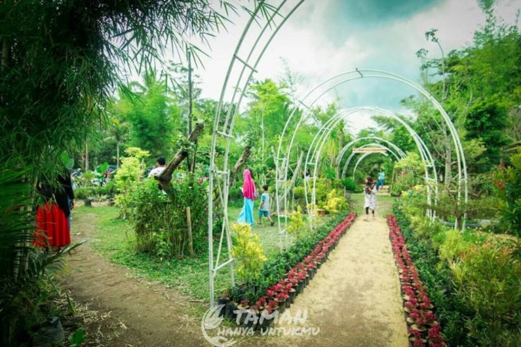 Taman Hanya Untukmu, 1. Candi Borobudur, 2. Rafting di Sungai Progo Atas, 3. Alun-alun Kota Magelang, 4. Air Terjun Kedung Kayang, 5. Taman Kyai Langgeng, 6. Ketep Pass, 7. Air Terjun Sekar Langit, 8. Rumah Kamera, 9. Candi Mendut, 10. Candi Pawon, 11. Gunung Andong, 12. Candi Selogriyo, 13. Gunung Tidar, 14. Curug Grenjengan Kembar, 15. Punthuk Setumbu, 16. Trekking Gunung Merbabu, 17. Curug Silawe, 18. Pemandian Air Hangat Candi Umbul, 19. Taman Badaan, 20. Museum Sudirman, 21. Pinusan Kragilan Magelang, 22. Candi Canggal, 23. Candi Ngawen, 24. Candi Lumbung, 25. Pemandian Kali Bening, 26. Air Terjun Kedung Kayangan, 27. Gardu Pandang Babadan, 28. Arung Jeram Kali Elo, 29. Telaga Bleder, 30. Gardu Pandang Bukit Barede, 31. Gardu Pandang Dlimas, 32. Gardu Pandang Mangli, 33. Sukmojoyo Hill, 34. Hutan Pinus Grenden, 35. Gereja Ayam di Dusun Gombong, 36. Punthuk Setumbu, 37. Kedung Sembrani, 38. Gunung Telomoyo, 39. Silancur Highland, 40. Bukit Grenden, 41. Curug Sigetik, 42. Puntuk Mangir Gunung Payung, 43. Bukit Rhema, 44. Hutan Pinus Wisata Mangli, 45. Jurang Jero, 46. OHD Museum, 47. Gunung Giyanti, 48. Curug Watu Ploso, 49. Klenteng Liong Hok Bio, 50. Curug Gleyor, 51. Punthuk Mongkrong, 52. Bukit Sleker, 53. Curug Lawang Kori, 54. Bukit kertojoyo, 55. Taman Ramadanu, 56. Puncak Seoloyo, 57. Taman Wisata Kopeng, 58. Bukit Gancik Selo Boyolali, 59. Gunung Sumbing, 60. Punthuk Kendil, 61. Bukit Harapan Cuntel, 62. Kebun Durian Candimulyo, 63. Jembatan Gantung Mangunsuko, 64. Air Terjun Goa Slandak, 65. Air Terjun Sumuran, 67. Museum Kapal Samudraraksa, 68. Karesidenan Kedu, 69. New Selo, 70. Taman Dewari, 71. Desa Wisata Candirejo, 72. Svargabumi Borobudur, 73. Awang-awang Telomoyo, 74. Ladon Little Island, 75. Candi Retno, 76. Wisata Petik Salak Gapoktan Ngudi Luhur, 77. Pesona Cempurung, 78. Gardu Pandang Cepogo, 79. Taman Garempong Bringin Kulon, 80. Sendang Mudal, 81. Curug Dlimas, 82. Museum Diponegoro, 83. Curug Sikencling, 84. Sendang Maren, 85. Citraelo Rafting, 86. Desa Wisata Ngawen, 87. Wisata Kulon Ndeso, 88. Taman Bunga Matahari, 89. Taman Hanya Untukmu, 90. Junkyard Autopark & Cafe, 91. Balkondes Ngadiharjo, 92. Banyuroto, 93. Bukit Dagi, 94. Jembatan Gantung Srowol, 95. Candi Asu, 96. Persawahan Permitan, 97. Bakorwil II Magelang, 98. Kebun Bibit Senopati