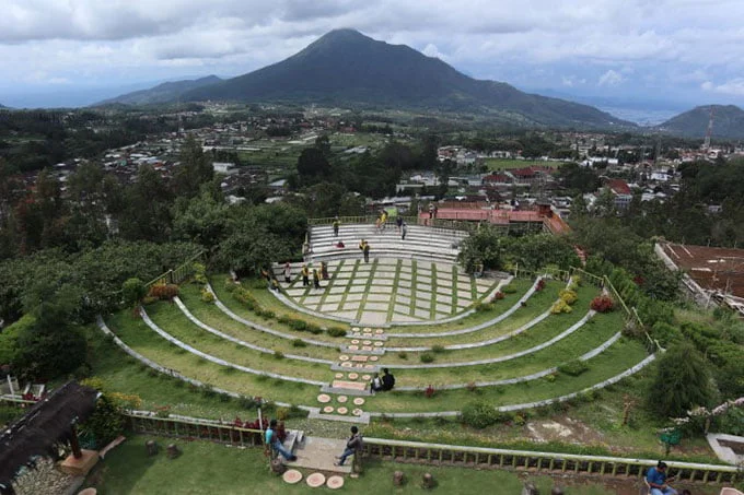 Taman Wisata Kopeng, 1. Candi Borobudur, 2. Rafting di Sungai Progo Atas, 3. Alun-alun Kota Magelang, 4. Air Terjun Kedung Kayang, 5. Taman Kyai Langgeng, 6. Ketep Pass, 7. Air Terjun Sekar Langit, 8. Rumah Kamera, 9. Candi Mendut, 10. Candi Pawon, 11. Gunung Andong, 12. Candi Selogriyo, 13. Gunung Tidar, 14. Curug Grenjengan Kembar, 15. Punthuk Setumbu, 16. Trekking Gunung Merbabu, 17. Curug Silawe, 18. Pemandian Air Hangat Candi Umbul, 19. Taman Badaan, 20. Museum Sudirman, 21. Pinusan Kragilan Magelang, 22. Candi Canggal, 23. Candi Ngawen, 24. Candi Lumbung, 25. Pemandian Kali Bening, 26. Air Terjun Kedung Kayangan, 27. Gardu Pandang Babadan, 28. Arung Jeram Kali Elo, 29. Telaga Bleder, 30. Gardu Pandang Bukit Barede, 31. Gardu Pandang Dlimas, 32. Gardu Pandang Mangli, 33. Sukmojoyo Hill, 34. Hutan Pinus Grenden, 35. Gereja Ayam di Dusun Gombong, 36. Punthuk Setumbu, 37. Kedung Sembrani, 38. Gunung Telomoyo, 39. Silancur Highland, 40. Bukit Grenden, 41. Curug Sigetik, 42. Puntuk Mangir Gunung Payung, 43. Bukit Rhema, 44. Hutan Pinus Wisata Mangli, 45. Jurang Jero, 46. OHD Museum, 47. Gunung Giyanti, 48. Curug Watu Ploso, 49. Klenteng Liong Hok Bio, 50. Curug Gleyor, 51. Punthuk Mongkrong, 52. Bukit Sleker, 53. Curug Lawang Kori, 54. Bukit kertojoyo, 55. Taman Ramadanu, 56. Puncak Seoloyo, 57. Taman Wisata Kopeng, 58. Bukit Gancik Selo Boyolali, 59. Gunung Sumbing, 60. Punthuk Kendil, 61. Bukit Harapan Cuntel, 62. Kebun Durian Candimulyo, 63. Jembatan Gantung Mangunsuko, 64. Air Terjun Goa Slandak, 65. Air Terjun Sumuran, 67. Museum Kapal Samudraraksa, 68. Karesidenan Kedu, 69. New Selo, 70. Taman Dewari, 71. Desa Wisata Candirejo, 72. Svargabumi Borobudur, 73. Awang-awang Telomoyo, 74. Ladon Little Island, 75. Candi Retno, 76. Wisata Petik Salak Gapoktan Ngudi Luhur, 77. Pesona Cempurung, 78. Gardu Pandang Cepogo, 79. Taman Garempong Bringin Kulon, 80. Sendang Mudal, 81. Curug Dlimas, 82. Museum Diponegoro, 83. Curug Sikencling, 84. Sendang Maren, 85. Citraelo Rafting, 86. Desa Wisata Ngawen, 87. Wisata Kulon Ndeso, 88. Taman Bunga Matahari, 89. Taman Hanya Untukmu, 90. Junkyard Autopark & Cafe, 91. Balkondes Ngadiharjo, 92. Banyuroto, 93. Bukit Dagi, 94. Jembatan Gantung Srowol, 95. Candi Asu, 96. Persawahan Permitan, 97. Bakorwil II Magelang, 98. Kebun Bibit Senopati