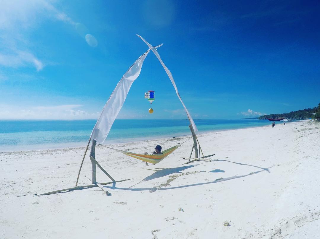 Tebing Panaikan Birayya, 1. Pantai Bira, 2. Bakung-Bakung View Sunrise, 3. Pantai Bara, 4. Bukit Donggia, 5. Tebing Apparalang, 6. Puncak Pua Janggo, 7. Pantai Ujung Tiro, 8. Tebing Panaikan Birayya, 9. Pulau Kambing, 10. Pantai Lemo-Lemo, 11. Pemandian Hila-Hila, 12. Kawasan Adat Ammatoa, 13. Gua Passohara, 14. Pantai Samboang, 15. Pembuatan Kapal Tana Beru, 16. Pantai Mandala Ria, 17. Gua Passea, 18. Pinisi Park, 19. Pantai Marumasa, 20. Pulau Liukang Loe, 21. Pantai Kasuso, 22. Tebing Panaikang Birayya, 23. Pantai Pusahelu, 24. Pantai Kaluku, 25. Taman Cekkeng