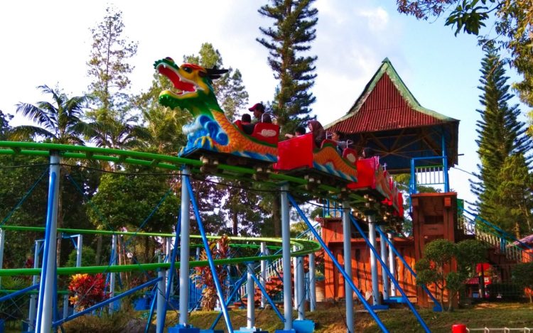 Wahana Roller Coaster Taman Kyai Langgeng Magelang Goto by Sih Widyatmo, 1. Candi Borobudur, 2. Rafting di Sungai Progo Atas, 3. Alun-alun Kota Magelang, 4. Air Terjun Kedung Kayang, 5. Taman Kyai Langgeng, 6. Ketep Pass, 7. Air Terjun Sekar Langit, 8. Rumah Kamera, 9. Candi Mendut, 10. Candi Pawon, 11. Gunung Andong, 12. Candi Selogriyo, 13. Gunung Tidar, 14. Curug Grenjengan Kembar, 15. Punthuk Setumbu, 16. Trekking Gunung Merbabu, 17. Curug Silawe, 18. Pemandian Air Hangat Candi Umbul, 19. Taman Badaan, 20. Museum Sudirman, 21. Pinusan Kragilan Magelang, 22. Candi Canggal, 23. Candi Ngawen, 24. Candi Lumbung, 25. Pemandian Kali Bening, 26. Air Terjun Kedung Kayangan, 27. Gardu Pandang Babadan, 28. Arung Jeram Kali Elo, 29. Telaga Bleder, 30. Gardu Pandang Bukit Barede, 31. Gardu Pandang Dlimas, 32. Gardu Pandang Mangli, 33. Sukmojoyo Hill, 34. Hutan Pinus Grenden, 35. Gereja Ayam di Dusun Gombong, 36. Punthuk Setumbu, 37. Kedung Sembrani, 38. Gunung Telomoyo, 39. Silancur Highland, 40. Bukit Grenden, 41. Curug Sigetik, 42. Puntuk Mangir Gunung Payung, 43. Bukit Rhema, 44. Hutan Pinus Wisata Mangli, 45. Jurang Jero, 46. OHD Museum, 47. Gunung Giyanti, 48. Curug Watu Ploso, 49. Klenteng Liong Hok Bio, 50. Curug Gleyor, 51. Punthuk Mongkrong, 52. Bukit Sleker, 53. Curug Lawang Kori, 54. Bukit kertojoyo, 55. Taman Ramadanu, 56. Puncak Seoloyo, 57. Taman Wisata Kopeng, 58. Bukit Gancik Selo Boyolali, 59. Gunung Sumbing, 60. Punthuk Kendil, 61. Bukit Harapan Cuntel, 62. Kebun Durian Candimulyo, 63. Jembatan Gantung Mangunsuko, 64. Air Terjun Goa Slandak, 65. Air Terjun Sumuran, 67. Museum Kapal Samudraraksa, 68. Karesidenan Kedu, 69. New Selo, 70. Taman Dewari, 71. Desa Wisata Candirejo, 72. Svargabumi Borobudur, 73. Awang-awang Telomoyo, 74. Ladon Little Island, 75. Candi Retno, 76. Wisata Petik Salak Gapoktan Ngudi Luhur, 77. Pesona Cempurung, 78. Gardu Pandang Cepogo, 79. Taman Garempong Bringin Kulon, 80. Sendang Mudal, 81. Curug Dlimas, 82. Museum Diponegoro, 83. Curug Sikencling, 84. Sendang Maren, 85. Citraelo Rafting, 86. Desa Wisata Ngawen, 87. Wisata Kulon Ndeso, 88. Taman Bunga Matahari, 89. Taman Hanya Untukmu, 90. Junkyard Autopark & Cafe, 91. Balkondes Ngadiharjo, 92. Banyuroto, 93. Bukit Dagi, 94. Jembatan Gantung Srowol, 95. Candi Asu, 96. Persawahan Permitan, 97. Bakorwil II Magelang, 98. Kebun Bibit Senopati