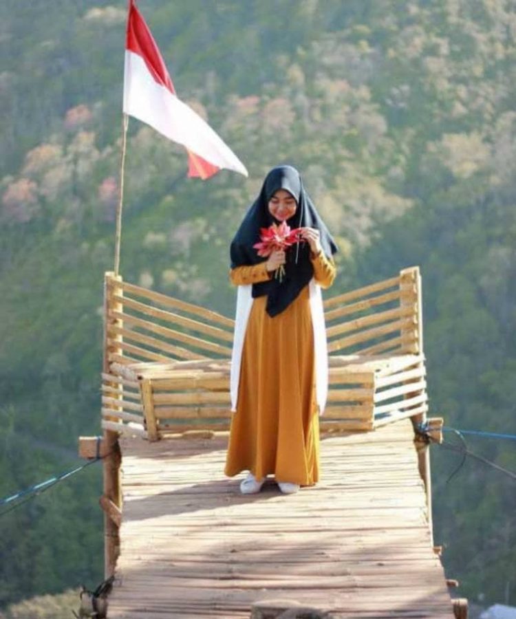 Wisata Latar Hijau via Kepengenwisata.blogcpotcom - Tempat Wisata di Bantaeng, 1. Pantai Seruni, 2. Pantai Marina, 3. Bukit Rumbia, 4. Gunung Daulu, 5. Agrowisata Loka, 6. Air Terjun Bissappu, 7. Air Terjun Eremerasa, 8. Air Terjun Mattep, 9. Air Terjun Bossola, 10. Air Terjun Simoko, 11. Agrowisata Uluere, 12. Air Terjun Cekala, 13. Mini Showfarm Bantaeng, 14. Bukit Muntea, 15. Jembatan Bonto Salluang, 16. Balla Lompoa Bantaeng, 17. Air Terjun Baruttung, 18. Puncak Gunung Loka, 19. Pemandian Borong Lompoa, 20. Wisata Latar Hijau, 21. Air Terjun Bialo, 22. Wisata Hutan Pinus Rombeng
