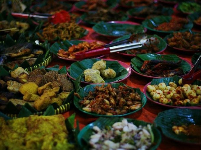 Angkringan Blok M Square via Instagram.com @jajanbeken, 1. Bebek Kaleyo, 2. Bubur Ayam Barito, 3. Warung MJS, 4. Warteg Warmo, 5. Seafood 68 Santa, 6. Ikan Bakar Cianjur, 7. Plataran Dharmawangsa, 8. Ketoprak Ciragil &amp; Baso, Siomay Jhony, 9. Abunawas Restaurant – Kemang, 10. Mie Ayam Bakso Yunus, 11. Soto Betawi Haji Husen, 12. Roti Bakar Eddy Blok M, 13. Nasi Goreng Kebuli Apjay, 14. Sate Sambas, 15. Soto Kudus Blok M, 16. Bakso Boedjangan, 17. Gultik Blok M Plaza Pak Agus Budi, 18. Sop Kaki Kambing Bang Anen, 19. Dia.Lo.Gue, 20. Soto Ayam Ambengan Pak Sadi Asli, 21. Lele Crispy, 22. Restoran Garuda (Padang Cuisine), 23. Sarang Oci Restoran Manado, 24. Waroeng Aceh Kemang, 25. Warung Nagih, 26. Bebek Malio, 27. Namaaz Dining, 28. Daun Muda Soulfood, 29. Smarapura Traditional Resto, 30. Omah Pincuk, 31. Sop Buntut Ibu Samino, 32. Bakso Gondrong, 33. Seafood 45, 34. Nasi Goreng Warung Bhakti, 35. Nasi Uduk Ayam Goreng Kampung Melayu, 36. Coto Makassar Ampera Daeng Memang, 37. Sate Ayam dan Kambing RSPP H. Romli, 38. The Brotherhood, 39. Sophie Authentique, 40. Iga Bagus, 41. Ayam Bakar Win Net, 42. HaloNiko, 43. Nasi Goreng Muncul Malam, 44. Nasi Goreng Warna Warni Ijo Thole, 45. Nasi Goreng Kebuli Bom Bom, 46. Sate Ayam Barokah Khas Madura, 47. Angkringan Blok M Square, 48. Warung Nasi Uduk Betawi H. Satiri, 49. Nasi Ulam &amp; Nasi Uduk Ibu Yoyo, 50. Warung Pedes, 51. Warung Berkah Ibu Mudo Ayu, 52. Pocut Dara Pancoran