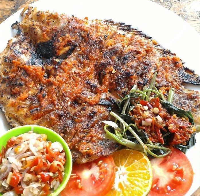 Berkah Mudo Ibu Ayu via Instagram- tempat makan di Jakarta Selatan, 1. Bebek Kaleyo, 2. Bubur Ayam Barito, 3. Warung MJS, 4. Warteg Warmo, 5. Seafood 68 Santa, 6. Ikan Bakar Cianjur, 7. Plataran Dharmawangsa, 8. Ketoprak Ciragil &amp; Baso, Siomay Jhony, 9. Abunawas Restaurant – Kemang, 10. Mie Ayam Bakso Yunus, 11. Soto Betawi Haji Husen, 12. Roti Bakar Eddy Blok M, 13. Nasi Goreng Kebuli Apjay, 14. Sate Sambas, 15. Soto Kudus Blok M, 16. Bakso Boedjangan, 17. Gultik Blok M Plaza Pak Agus Budi, 18. Sop Kaki Kambing Bang Anen, 19. Dia.Lo.Gue, 20. Soto Ayam Ambengan Pak Sadi Asli, 21. Lele Crispy, 22. Restoran Garuda (Padang Cuisine), 23. Sarang Oci Restoran Manado, 24. Waroeng Aceh Kemang, 25. Warung Nagih, 26. Bebek Malio, 27. Namaaz Dining, 28. Daun Muda Soulfood, 29. Smarapura Traditional Resto, 30. Omah Pincuk, 31. Sop Buntut Ibu Samino, 32. Bakso Gondrong, 33. Seafood 45, 34. Nasi Goreng Warung Bhakti, 35. Nasi Uduk Ayam Goreng Kampung Melayu, 36. Coto Makassar Ampera Daeng Memang, 37. Sate Ayam dan Kambing RSPP H. Romli, 38. The Brotherhood, 39. Sophie Authentique, 40. Iga Bagus, 41. Ayam Bakar Win Net, 42. HaloNiko, 43. Nasi Goreng Muncul Malam, 44. Nasi Goreng Warna Warni Ijo Thole, 45. Nasi Goreng Kebuli Bom Bom, 46. Sate Ayam Barokah Khas Madura, 47. Angkringan Blok M Square, 48. Warung Nasi Uduk Betawi H. Satiri, 49. Nasi Ulam &amp; Nasi Uduk Ibu Yoyo, 50. Warung Pedes, 51. Warung Berkah Ibu Mudo Ayu, 52. Pocut Dara Pancoran