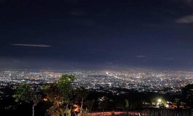 Caringin Tilu ( Cartil ), 1. Wisata Puncak Bintang, 2. Kuliner Malam Sudirman Street, 3. Jalan Braga, 4. Kampung Daun, 5. Lereng Anteng Panoramic, 6. Caringin Tilu ( Cartil ), 7. Bukit Teropong Indah, 8. Gedung Sate, 9. Alun-alun Bandung, 10. Orchid Forest Cikole