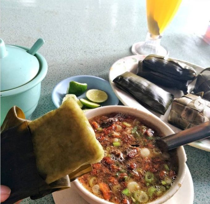 Coto Makassar Ampera Daeng Memang via Instagram.com @suesetiawan, 1. Bebek Kaleyo, 2. Bubur Ayam Barito, 3. Warung MJS, 4. Warteg Warmo, 5. Seafood 68 Santa, 6. Ikan Bakar Cianjur, 7. Plataran Dharmawangsa, 8. Ketoprak Ciragil &amp; Baso, Siomay Jhony, 9. Abunawas Restaurant – Kemang, 10. Mie Ayam Bakso Yunus, 11. Soto Betawi Haji Husen, 12. Roti Bakar Eddy Blok M, 13. Nasi Goreng Kebuli Apjay, 14. Sate Sambas, 15. Soto Kudus Blok M, 16. Bakso Boedjangan, 17. Gultik Blok M Plaza Pak Agus Budi, 18. Sop Kaki Kambing Bang Anen, 19. Dia.Lo.Gue, 20. Soto Ayam Ambengan Pak Sadi Asli, 21. Lele Crispy, 22. Restoran Garuda (Padang Cuisine), 23. Sarang Oci Restoran Manado, 24. Waroeng Aceh Kemang, 25. Warung Nagih, 26. Bebek Malio, 27. Namaaz Dining, 28. Daun Muda Soulfood, 29. Smarapura Traditional Resto, 30. Omah Pincuk, 31. Sop Buntut Ibu Samino, 32. Bakso Gondrong, 33. Seafood 45, 34. Nasi Goreng Warung Bhakti, 35. Nasi Uduk Ayam Goreng Kampung Melayu, 36. Coto Makassar Ampera Daeng Memang, 37. Sate Ayam dan Kambing RSPP H. Romli, 38. The Brotherhood, 39. Sophie Authentique, 40. Iga Bagus, 41. Ayam Bakar Win Net, 42. HaloNiko, 43. Nasi Goreng Muncul Malam, 44. Nasi Goreng Warna Warni Ijo Thole, 45. Nasi Goreng Kebuli Bom Bom, 46. Sate Ayam Barokah Khas Madura, 47. Angkringan Blok M Square, 48. Warung Nasi Uduk Betawi H. Satiri, 49. Nasi Ulam &amp; Nasi Uduk Ibu Yoyo, 50. Warung Pedes, 51. Warung Berkah Ibu Mudo Ayu, 52. Pocut Dara Pancoran