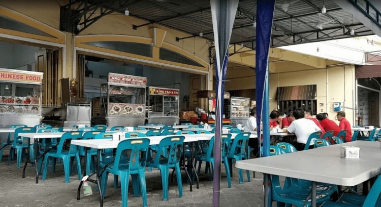 Fuk Yen Cheong Fun, 1. Soto Kesawan Enak Tenan, 2. Mie Ayam Jamur Kumango, 3. Warkop Elisabeth (Tutup), 4. Lontong Kak Lin, 5. Mie Balap Wahidin, 6. Restoran Tabona, 7. Tip Top Restoran, 8. Sop Sumsum Langsa, 9. Seafood jalan Wajir, 10. Mie Aceh Titi Bobrok, 11. Ayam Pepes Medan, 12. Rumah Makan Pohon Pisang, 13. Mie Ayam Jamur Amigos, 14. Jambul Seafood, 15. Nasi Ayam Mama Koki, 16. Cha Sio Afoek 88, 17. Fuk Yen Cheong Fun, 18. Rumah Makan Sipirok, 19. OnDo Grill Batak, 20. Bihun Bebek Kumango, 21. Sate Memeng, 22. Restoran Nelayan, 23. Medan Walk, 24. RM. Sinar Pagi, 25. Socrates Vegan, 26. Dim Sum Ayong, 27. Tongs Soy Milk & Beancurd, 28. Pondok Lesehan Keluarga Sedap Mantap, 29. Daebak Korean BBQ Restaurant, 30. Sushi Boat, 31. Es Cream Fountain Medan, 32. Martabak Yurich, 33. Kuliner di Jalan Ring Road, 34. City Ice Cream, 35. Kopi Ong