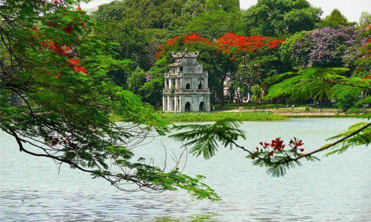 Hoan Kiem Lake, 1. Halong Bay, 2. Ho Tay Water Park, 3. St Joseph Cathedral, 4. Xeo Quyt Forest, 5. War Remnants Museum, 6. Municipal Beach, 7. Hoa Lo Prison Museum, 8. Hanoi Old Citadel, 9. Hang Bac Temple, 10. Hoan Kiem Lake, 11. Nha Trang, 12. Vietnam Military History Museum, 13. Turtle Tower, 14. Hoi An, 15. Kota Ho Chi Minh, 16. Ba Na Hills, 17. Sa Pa Terraces, 18. Kota Hue, 19. Marble Mountains, 20. Con Dao Beach, 21. Hoi An, 22. Ba Be Lake, 23. Saigon Zoo, 24. Cat Ba, 25. Vinpearl Land, 26. Sapa, 27. Can Tho, 28. Pham Ngu Lao Street, 29. Pulau Phu Quoc, 30. Ban Gioc Detian, 31. The Sand Dunes, 32. Monument Hue, 33. Pagoda Jade Emperor, 34. Thien Mu Pagoda, 35. Taman Nasional Phong Nha-Ke Bang