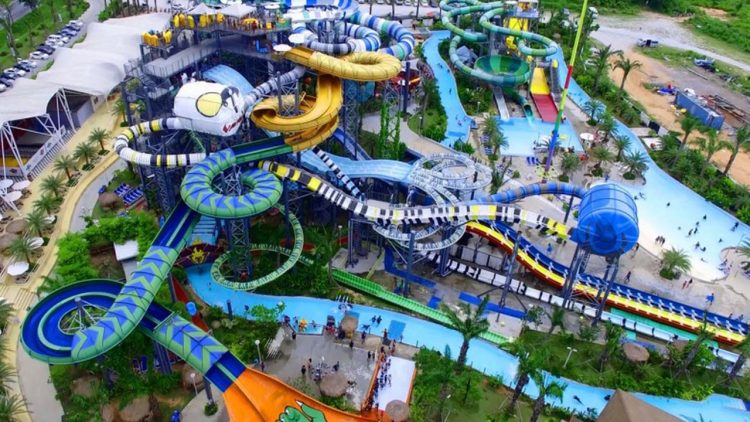 Ho Tay Water Park via Vietnamonline, 1. Halong Bay, 2. Ho Tay Water Park, 3. St Joseph Cathedral, 4. Xeo Quyt Forest, 5. War Remnants Museum, 6. Municipal Beach, 7. Hoa Lo Prison Museum, 8. Hanoi Old Citadel, 9. Hang Bac Temple, 10. Hoan Kiem Lake, 11. Nha Trang, 12. Vietnam Military History Museum, 13. Turtle Tower, 14. Hoi An, 15. Kota Ho Chi Minh, 16. Ba Na Hills, 17. Sa Pa Terraces, 18. Kota Hue, 19. Marble Mountains, 20. Con Dao Beach, 21. Hoi An, 22. Ba Be Lake, 23. Saigon Zoo, 24. Cat Ba, 25. Vinpearl Land, 26. Sapa, 27. Can Tho, 28. Pham Ngu Lao Street, 29. Pulau Phu Quoc, 30. Ban Gioc Detian, 31. The Sand Dunes, 32. Monument Hue, 33. Pagoda Jade Emperor, 34. Thien Mu Pagoda, 35. Taman Nasional Phong Nha-Ke Bang