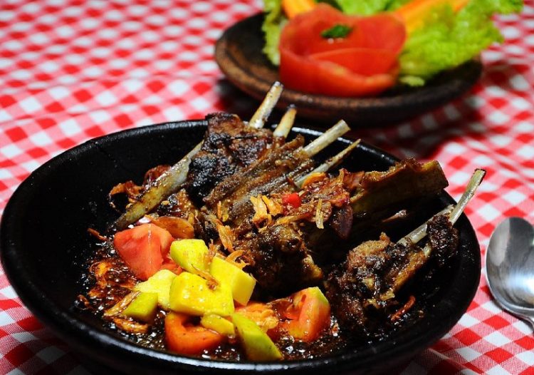 Iga Bakar Si Jangkung, 1. Marugame Udon, 2. Warung Upnormal, 3. Warung Tutug, 4. Tempat tinggal Makan Kandang Ayam, 5. Cabe Rawit (Cawit), 6. Kopi Endeus, 7. District 29, 8. Bakso Rusuk Samanhudi, 9. Iga Bakar Si Jangkung, 10. Bakso Ceker Braga, 11. Food Street di Sepanjang Jalan CIbadak, 12. Roti Bakar 234 Gang Kote, 13. Sate dan Gule Kambing H.M Harris, 14. Sambal Bakar Mang Ujang, 15. Warung Steak Si Mantan, 16. Kangen Grill, 17. DU Dimsum Bandung, 18. Perkedel Bondon, 19. AA Bistik, 20. Nasi Kalong, 21. Ronde Alkateri, 22. Zona Merah Sukajadi, 23. Bubur Ayam Pa’ Otong, 24. McDurens, 26. Nasi Kuning Pungkur, 27. Sate Bu Ngantuk, 28. Sate Maulana Yusuf, 29. Bubur Bejo, 30. Nasi Goreng Aep’s, 31. Sudirman Street Day and Night Market, 32. RM Megawati, 33. Sate Dj, 34. Warung Jagung Bakar Doel, 35. Warung Nasi Ibu Imas, 36. Bober Café, 27. Surabi Rock Jadul