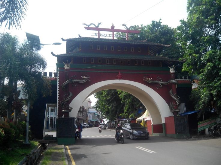 Kampung Tua Cina Bengkulu via Pinterest, 1. Rumah Pengasingan Bung Karno, 2. Pantai Panjang, 3. Benteng Marlborough, 4. Pantai Tapak Paderi, 5. Danau Dendam Tak Sudah, 6. Danau Mas Harun Bastari, 7. Pulau Tikus Bengkulu, 8. Kebun Strawberry, 9. Air Terjun Curup, 10. Kebun Teh Bukit Daun, 11. Pantai Jakat, 12. Pusat Makanan Khas Bengkulu, 13. Kampung Tua Cina Bengkulu, 14. Sungai Air Berau, 15. Air Terjun Suban, 16. Museum Negeri Bengkulu, 17. Pantai Teluk Sepang, 18. Bukit Kaba