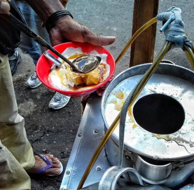 Kembang Tahu Alkateri via Instagram.com foodgallerybdg, 1. Restoran Braga Permai, 2. Mie Rica Kejaksaan, 3. Soto Ahri Bandung, 4. Kue Balok Cihapit Mang Udju, 5. Warung Taru, 6. Nasi Kuning Sumur Bandung, 7. Warung Utem, 8. Sate Jando, 9. Bubur Ayam Mang H. Oyo, 10. Lontong Sayur Padang Dipatiukur, 11. Kupat Tahu Lontong Kari Cicendo, 12. Bubur Ayam Jalaprang, 13. Sate Hadori, 14. Soto Ojolali, 15. Bubur Ayam Gibbas, 16. Kue Ape Family, 17. Kolak Campur Ibu Sari, 18. Kembang Tahu Alkateri, 19. Bubur Ayam Kang Dedi, 20. Bubur Ayam H Amid, 21. Restoran Kehidupan Tidak Pernah Berakhir, 22. Batagor Haji Yunus, 23. Sari Sari – Aneka Kue Jajan Pasar, 24. Soto Sedap Boyolali, 25. Lontong Kari Ayam Bu Sri, 26. Lotek Kalipah Apo 42, 27. Nasi Goreng Aep’s, 28. Bubur Ayam Serburame, 29. Gudeg Jogja, 30. Toko Roti & Kuweh Sidodadi (Toko Sidodadi Roti & Kue), 31. Bubur Ayam Bejo, 32. Gado-Gado Teuku Angkasa / Gado-Gado Tengku Angkasa, 33. Warung Nasi SPG, 34. Warung Nasi Ibu Imas, 35. Roti Gempol, 36. Lotek Mahmud, 37. Cafe Madtari, 38. Warung Kopi Purnama, 39. Kupat Tahu Gempol, 40. Lontong Kari Kebon Karet, 41. Warung Bu Eha, 42. Surabi Cihapit