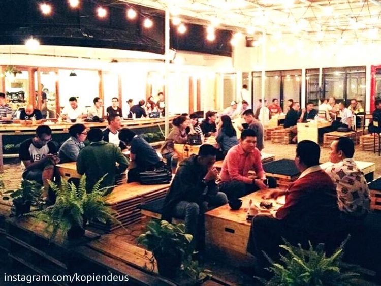 Kopi Endeus, 1. Marugame Udon, 2. Warung Upnormal, 3. Warung Tutug, 4. Tempat tinggal Makan Kandang Ayam, 5. Cabe Rawit (Cawit), 6. Kopi Endeus, 7. District 29, 8. Bakso Rusuk Samanhudi, 9. Iga Bakar Si Jangkung, 10. Bakso Ceker Braga, 11. Food Street di Sepanjang Jalan CIbadak, 12. Roti Bakar 234 Gang Kote, 13. Sate dan Gule Kambing H.M Harris, 14. Sambal Bakar Mang Ujang, 15. Warung Steak Si Mantan, 16. Kangen Grill, 17. DU Dimsum Bandung, 18. Perkedel Bondon, 19. AA Bistik, 20. Nasi Kalong, 21. Ronde Alkateri, 22. Zona Merah Sukajadi, 23. Bubur Ayam Pa’ Otong, 24. McDurens, 26. Nasi Kuning Pungkur, 27. Sate Bu Ngantuk, 28. Sate Maulana Yusuf, 29. Bubur Bejo, 30. Nasi Goreng Aep’s, 31. Sudirman Street Day and Night Market, 32. RM Megawati, 33. Sate Dj, 34. Warung Jagung Bakar Doel, 35. Warung Nasi Ibu Imas, 36. Bober Café, 27. Surabi Rock Jadul