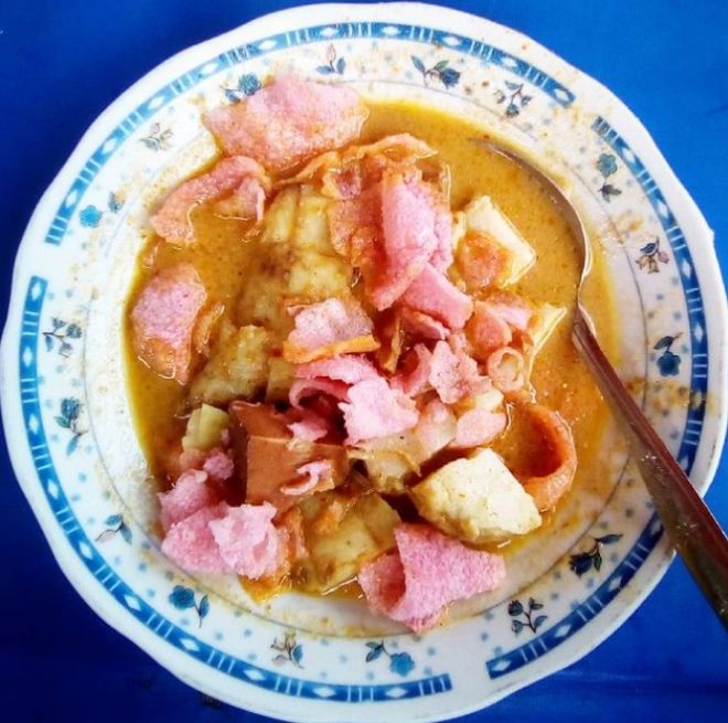 Lontong Sayur Padang Dipatiukur via Instagram.com @Kukeharjono, 1. Restoran Braga Permai, 2. Mie Rica Kejaksaan, 3. Soto Ahri Bandung, 4. Kue Balok Cihapit Mang Udju, 5. Warung Taru, 6. Nasi Kuning Sumur Bandung, 7. Warung Utem, 8. Sate Jando, 9. Bubur Ayam Mang H. Oyo, 10. Lontong Sayur Padang Dipatiukur, 11. Kupat Tahu Lontong Kari Cicendo, 12. Bubur Ayam Jalaprang, 13. Sate Hadori, 14. Soto Ojolali, 15. Bubur Ayam Gibbas, 16. Kue Ape Family, 17. Kolak Campur Ibu Sari, 18. Kembang Tahu Alkateri, 19. Bubur Ayam Kang Dedi, 20. Bubur Ayam H Amid, 21. Restoran Kehidupan Tidak Pernah Berakhir, 22. Batagor Haji Yunus, 23. Sari Sari – Aneka Kue Jajan Pasar, 24. Soto Sedap Boyolali, 25. Lontong Kari Ayam Bu Sri, 26. Lotek Kalipah Apo 42, 27. Nasi Goreng Aep’s, 28. Bubur Ayam Serburame, 29. Gudeg Jogja, 30. Toko Roti & Kuweh Sidodadi (Toko Sidodadi Roti & Kue), 31. Bubur Ayam Bejo, 32. Gado-Gado Teuku Angkasa / Gado-Gado Tengku Angkasa, 33. Warung Nasi SPG, 34. Warung Nasi Ibu Imas, 35. Roti Gempol, 36. Lotek Mahmud, 37. Cafe Madtari, 38. Warung Kopi Purnama, 39. Kupat Tahu Gempol, 40. Lontong Kari Kebon Karet, 41. Warung Bu Eha, 42. Surabi Cihapit