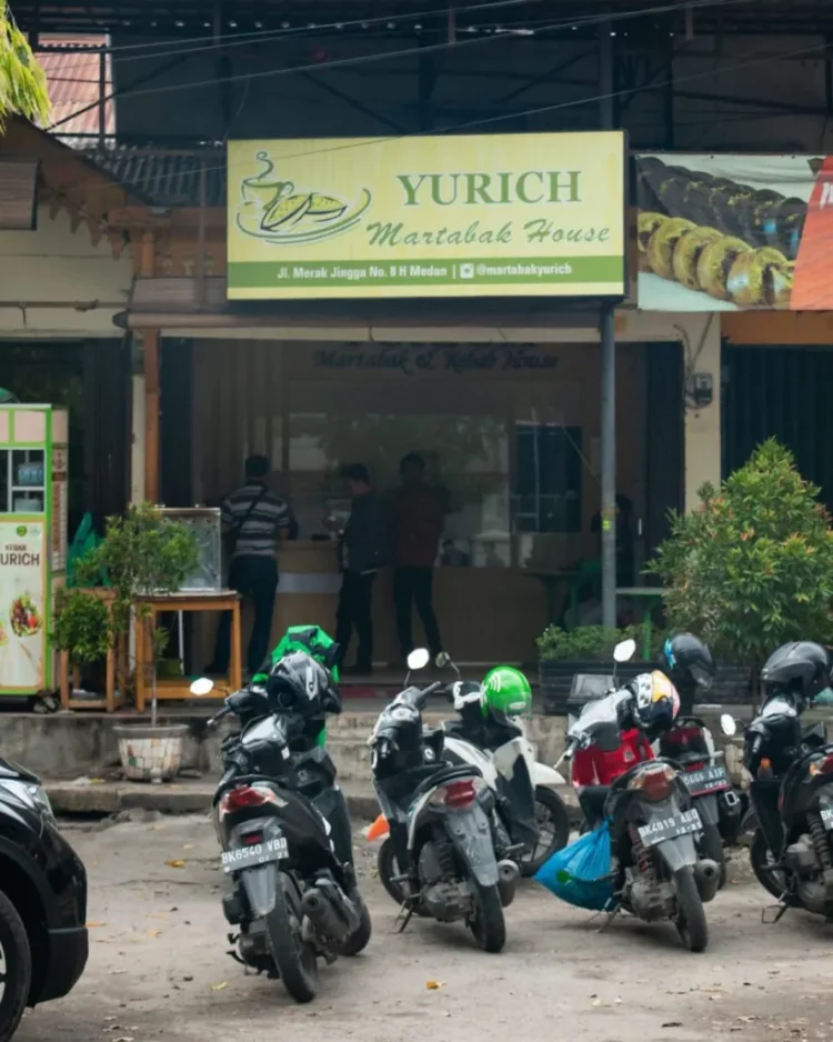 Martabak Yurich via Makan Mana - Tempat Makan di Medan, 1. Soto Kesawan Enak Tenan, 2. Mie Ayam Jamur Kumango, 3. Warkop Elisabeth (Tutup), 4. Lontong Kak Lin, 5. Mie Balap Wahidin, 6. Restoran Tabona, 7. Tip Top Restoran, 8. Sop Sumsum Langsa, 9. Seafood jalan Wajir, 10. Mie Aceh Titi Bobrok, 11. Ayam Pepes Medan, 12. Rumah Makan Pohon Pisang, 13. Mie Ayam Jamur Amigos, 14. Jambul Seafood, 15. Nasi Ayam Mama Koki, 16. Cha Sio Afoek 88, 17. Fuk Yen Cheong Fun, 18. Rumah Makan Sipirok, 19. OnDo Grill Batak, 20. Bihun Bebek Kumango, 21. Sate Memeng, 22. Restoran Nelayan, 23. Medan Walk, 24. RM. Sinar Pagi, 25. Socrates Vegan, 26. Dim Sum Ayong, 27. Tongs Soy Milk & Beancurd, 28. Pondok Lesehan Keluarga Sedap Mantap, 29. Daebak Korean BBQ Restaurant, 30. Sushi Boat, 31. Es Cream Fountain Medan, 32. Martabak Yurich, 33. Kuliner di Jalan Ring Road, 34. City Ice Cream, 35. Kopi Ong