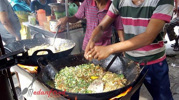 Mie Balap Wahidin via Medanfoodblog, 1. Soto Kesawan Enak Tenan, 2. Mie Ayam Jamur Kumango, 3. Warkop Elisabeth (Tutup), 4. Lontong Kak Lin, 5. Mie Balap Wahidin, 6. Restoran Tabona, 7. Tip Top Restoran, 8. Sop Sumsum Langsa, 9. Seafood jalan Wajir, 10. Mie Aceh Titi Bobrok, 11. Ayam Pepes Medan, 12. Rumah Makan Pohon Pisang, 13. Mie Ayam Jamur Amigos, 14. Jambul Seafood, 15. Nasi Ayam Mama Koki, 16. Cha Sio Afoek 88, 17. Fuk Yen Cheong Fun, 18. Rumah Makan Sipirok, 19. OnDo Grill Batak, 20. Bihun Bebek Kumango, 21. Sate Memeng, 22. Restoran Nelayan, 23. Medan Walk, 24. RM. Sinar Pagi, 25. Socrates Vegan, 26. Dim Sum Ayong, 27. Tongs Soy Milk & Beancurd, 28. Pondok Lesehan Keluarga Sedap Mantap, 29. Daebak Korean BBQ Restaurant, 30. Sushi Boat, 31. Es Cream Fountain Medan, 32. Martabak Yurich, 33. Kuliner di Jalan Ring Road, 34. City Ice Cream, 35. Kopi Ong