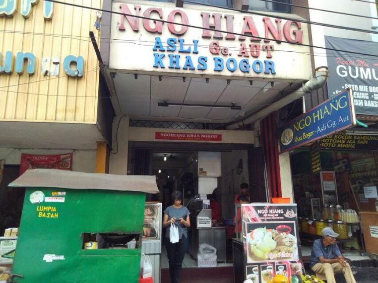 Ngohiang Khas Bogor Asli Gang Aut via Restaurant Guru, 1. Tier Sierra Resto &amp; Lounge, 2. Two Stories Restaurant , 3. B’Steak Grill &amp; Pancake Bogor, 4. Shabu Hachi Restaurant, 5. Cimory Riverside – Mega Mendung, 6. Ngohiang Khas Bogor Asli Gang Aut, 7. Medja Restaurant, 8. Adamar – Asian Bistro, 9. Fat Bubble Restaurant, 10. The Alana Hotel &amp; Conference Center, 11. Roofpark Café &amp; Restaurant Bogor, 12. Raindear Coffee &amp; Kitchen, 13. Duke and Duchess, 14. Melchior Resto at The Melchior Hotel Bogor, 15. Weekend.ers, 16. Lemongrass Resto, 17. Padre – Italian Cuisine in Bogor, 18. Kumbalawangi Restaurant at Amaroossa Royal Bogor