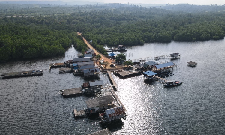 Pantai Indah Teluk Kaba, 1. Pantai Pulau Beras Basah, 2. Pantai Indah Teluk Kaba, 3. Pantai Marina, 4. Pantai Pulau Gusung, 5. Pantai Segajah, 6. Pantai Galau
