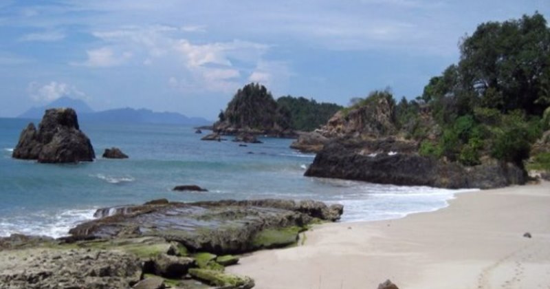 Pantai Marina via Twitter.com @ernisinaga4, 1. Pantai Pulau Beras Basah, 2. Pantai Indah Teluk Kaba, 3. Pantai Marina, 4. Pantai Pulau Gusung, 5. Pantai Segajah, 6. Pantai Galau