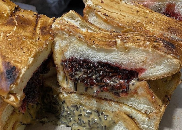 Roti Bakar 234 Gang Kote , 1. Marugame Udon, 2. Warung Upnormal, 3. Warung Tutug, 4. Tempat tinggal Makan Kandang Ayam, 5. Cabe Rawit (Cawit), 6. Kopi Endeus, 7. District 29, 8. Bakso Rusuk Samanhudi, 9. Iga Bakar Si Jangkung, 10. Bakso Ceker Braga, 11. Food Street di Sepanjang Jalan CIbadak, 12. Roti Bakar 234 Gang Kote, 13. Sate dan Gule Kambing H.M Harris, 14. Sambal Bakar Mang Ujang, 15. Warung Steak Si Mantan, 16. Kangen Grill, 17. DU Dimsum Bandung, 18. Perkedel Bondon, 19. AA Bistik, 20. Nasi Kalong, 21. Ronde Alkateri, 22. Zona Merah Sukajadi, 23. Bubur Ayam Pa’ Otong, 24. McDurens, 26. Nasi Kuning Pungkur, 27. Sate Bu Ngantuk, 28. Sate Maulana Yusuf, 29. Bubur Bejo, 30. Nasi Goreng Aep’s, 31. Sudirman Street Day and Night Market, 32. RM Megawati, 33. Sate Dj, 34. Warung Jagung Bakar Doel, 35. Warung Nasi Ibu Imas, 36. Bober Café, 27. Surabi Rock Jadul