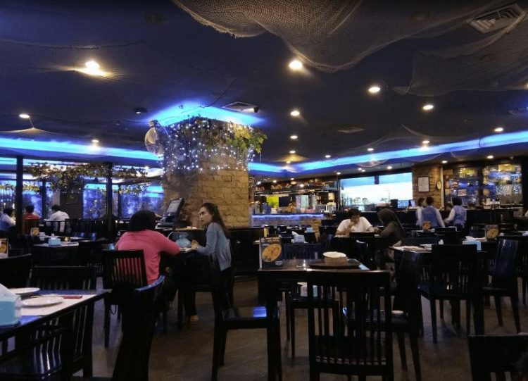 Restoran Nelayan, 1. Soto Kesawan Enak Tenan, 2. Mie Ayam Jamur Kumango, 3. Warkop Elisabeth (Tutup), 4. Lontong Kak Lin, 5. Mie Balap Wahidin, 6. Restoran Tabona, 7. Tip Top Restoran, 8. Sop Sumsum Langsa, 9. Seafood jalan Wajir, 10. Mie Aceh Titi Bobrok, 11. Ayam Pepes Medan, 12. Rumah Makan Pohon Pisang, 13. Mie Ayam Jamur Amigos, 14. Jambul Seafood, 15. Nasi Ayam Mama Koki, 16. Cha Sio Afoek 88, 17. Fuk Yen Cheong Fun, 18. Rumah Makan Sipirok, 19. OnDo Grill Batak, 20. Bihun Bebek Kumango, 21. Sate Memeng, 22. Restoran Nelayan, 23. Medan Walk, 24. RM. Sinar Pagi, 25. Socrates Vegan, 26. Dim Sum Ayong, 27. Tongs Soy Milk & Beancurd, 28. Pondok Lesehan Keluarga Sedap Mantap, 29. Daebak Korean BBQ Restaurant, 30. Sushi Boat, 31. Es Cream Fountain Medan, 32. Martabak Yurich, 33. Kuliner di Jalan Ring Road, 34. City Ice Cream, 35. Kopi Ong