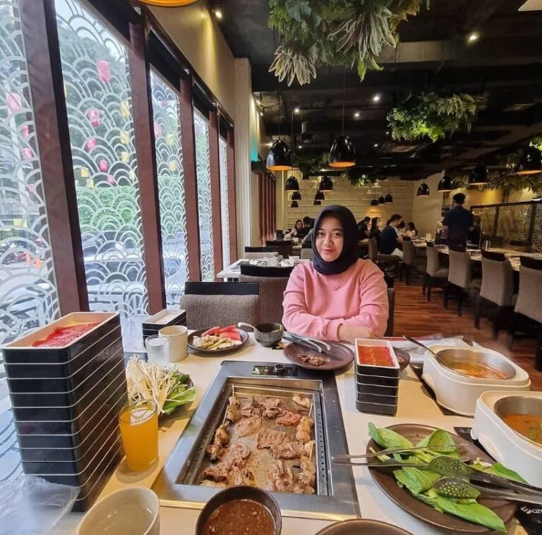 Shabu Hachi Restoran, 1. Tier Sierra Resto &amp; Lounge, 2. Two Stories Restaurant , 3. B’Steak Grill &amp; Pancake Bogor, 4. Shabu Hachi Restaurant, 5. Cimory Riverside – Mega Mendung, 6. Ngohiang Khas Bogor Asli Gang Aut, 7. Medja Restaurant, 8. Adamar – Asian Bistro, 9. Fat Bubble Restaurant, 10. The Alana Hotel &amp; Conference Center, 11. Roofpark Café &amp; Restaurant Bogor, 12. Raindear Coffee &amp; Kitchen, 13. Duke and Duchess, 14. Melchior Resto at The Melchior Hotel Bogor, 15. Weekend.ers, 16. Lemongrass Resto, 17. Padre – Italian Cuisine in Bogor, 18. Kumbalawangi Restaurant at Amaroossa Royal Bogor