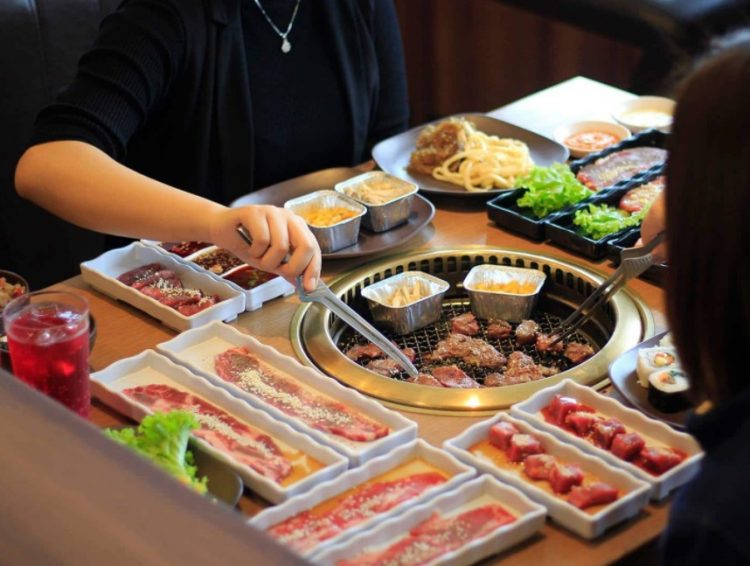 Shaburi &amp; Kintan Buffet, 1. Sari Bumbu Resto, 2. Hotel Harris, 3. Swiss Belhotel, 4. Travelodge Hotel, 5. Puas Hati Restaurant, 6. Meat House Restaurant, 7. Shaburi &amp; Kintan Buffet, 8. Modern Grill Restaurant, 9. Charada Korean BBQ Batam, 10. Myoung – Ga Restaurant Batam, 11. Niku-Niku Korean BBQ Halal Resto, 12. Manse Korean Grill Non Pork Penuin, 13. Holy Meat and Grill Batam, 14. Hangsang BBQ Grill, 15. Lim Garden Restaurant, 16. Meat Meet Grill, 17. Seoul Garden