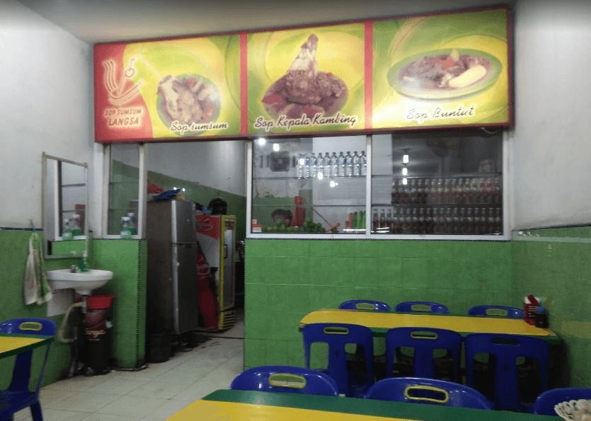 Sop Sumsum Langsa, 1. Soto Kesawan Enak Tenan, 2. Mie Ayam Jamur Kumango, 3. Warkop Elisabeth (Tutup), 4. Lontong Kak Lin, 5. Mie Balap Wahidin, 6. Restoran Tabona, 7. Tip Top Restoran, 8. Sop Sumsum Langsa, 9. Seafood jalan Wajir, 10. Mie Aceh Titi Bobrok, 11. Ayam Pepes Medan, 12. Rumah Makan Pohon Pisang, 13. Mie Ayam Jamur Amigos, 14. Jambul Seafood, 15. Nasi Ayam Mama Koki, 16. Cha Sio Afoek 88, 17. Fuk Yen Cheong Fun, 18. Rumah Makan Sipirok, 19. OnDo Grill Batak, 20. Bihun Bebek Kumango, 21. Sate Memeng, 22. Restoran Nelayan, 23. Medan Walk, 24. RM. Sinar Pagi, 25. Socrates Vegan, 26. Dim Sum Ayong, 27. Tongs Soy Milk & Beancurd, 28. Pondok Lesehan Keluarga Sedap Mantap, 29. Daebak Korean BBQ Restaurant, 30. Sushi Boat, 31. Es Cream Fountain Medan, 32. Martabak Yurich, 33. Kuliner di Jalan Ring Road, 34. City Ice Cream, 35. Kopi Ong