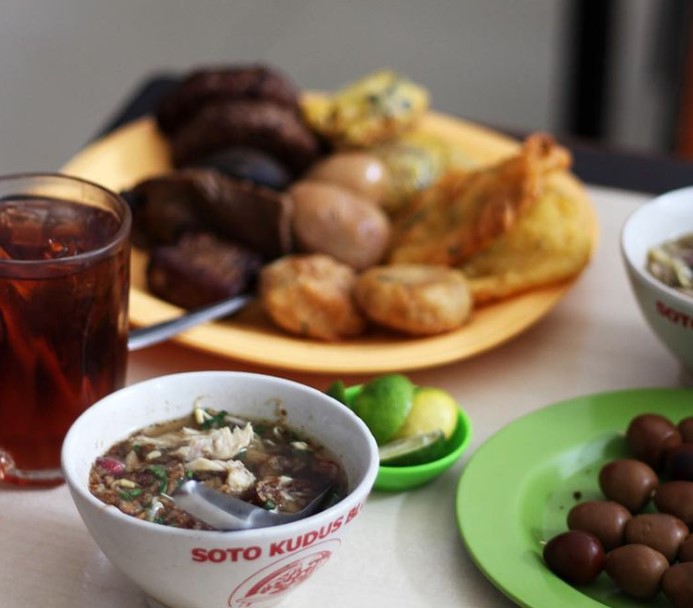 Soto Kudus Blok M via Instagram.com @yennymakanmulu, 1. Bebek Kaleyo, 2. Bubur Ayam Barito, 3. Warung MJS, 4. Warteg Warmo, 5. Seafood 68 Santa, 6. Ikan Bakar Cianjur, 7. Plataran Dharmawangsa, 8. Ketoprak Ciragil &amp; Baso, Siomay Jhony, 9. Abunawas Restaurant – Kemang, 10. Mie Ayam Bakso Yunus, 11. Soto Betawi Haji Husen, 12. Roti Bakar Eddy Blok M, 13. Nasi Goreng Kebuli Apjay, 14. Sate Sambas, 15. Soto Kudus Blok M, 16. Bakso Boedjangan, 17. Gultik Blok M Plaza Pak Agus Budi, 18. Sop Kaki Kambing Bang Anen, 19. Dia.Lo.Gue, 20. Soto Ayam Ambengan Pak Sadi Asli, 21. Lele Crispy, 22. Restoran Garuda (Padang Cuisine), 23. Sarang Oci Restoran Manado, 24. Waroeng Aceh Kemang, 25. Warung Nagih, 26. Bebek Malio, 27. Namaaz Dining, 28. Daun Muda Soulfood, 29. Smarapura Traditional Resto, 30. Omah Pincuk, 31. Sop Buntut Ibu Samino, 32. Bakso Gondrong, 33. Seafood 45, 34. Nasi Goreng Warung Bhakti, 35. Nasi Uduk Ayam Goreng Kampung Melayu, 36. Coto Makassar Ampera Daeng Memang, 37. Sate Ayam dan Kambing RSPP H. Romli, 38. The Brotherhood, 39. Sophie Authentique, 40. Iga Bagus, 41. Ayam Bakar Win Net, 42. HaloNiko, 43. Nasi Goreng Muncul Malam, 44. Nasi Goreng Warna Warni Ijo Thole, 45. Nasi Goreng Kebuli Bom Bom, 46. Sate Ayam Barokah Khas Madura, 47. Angkringan Blok M Square, 48. Warung Nasi Uduk Betawi H. Satiri, 49. Nasi Ulam &amp; Nasi Uduk Ibu Yoyo, 50. Warung Pedes, 51. Warung Berkah Ibu Mudo Ayu, 52. Pocut Dara Pancoran