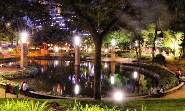 Taman Ayodya - Tempat Wisata Malam di Jakarta, 1. Main ke Kota Tua Jakarta Pada Malam Hari, 2. Jimbaran Ancol, 3. Pantai Karnaval Ancol, 4. Monumen Nasional, 5. Taman Ismail Marzuki, 6. Taman Ayodya, 7. Wisata malam Jakarta kulineran lagi ke Pasar Santa, 8. Main ke Setu Babakan, 9. Taman Mini Indonesia Indah (TMII), 10. Pantai Lagoon Ancol, 11. Ancol Beach City, 12. Dufan Night Ancol, 13. Skywalk Senayan Park, 14. Taman Kota, 15. SKYE Bar, 16. Segarra Ancol, 17. Pantai Indah Kapuk, 18. JPO Gelora Bung Karno, 19. JPO Pinisi (Karet Sudirman), 20. Old Shanghai, 21. Le Bridge, 22. Dancing Fountain Symphony Of The Sea, 23. Air Mancur menari di Lapangan Banteng, 24. Pasar Baru
