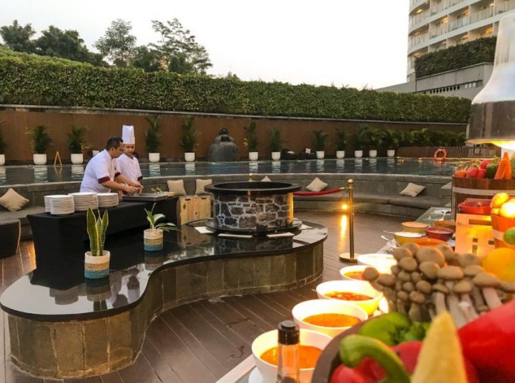 The Alana Hotel &amp; Conference Center, 1. Tier Sierra Resto &amp; Lounge, 2. Two Stories Restaurant , 3. B’Steak Grill &amp; Pancake Bogor, 4. Shabu Hachi Restaurant, 5. Cimory Riverside – Mega Mendung, 6. Ngohiang Khas Bogor Asli Gang Aut, 7. Medja Restaurant, 8. Adamar – Asian Bistro, 9. Fat Bubble Restaurant, 10. The Alana Hotel &amp; Conference Center, 11. Roofpark Café &amp; Restaurant Bogor, 12. Raindear Coffee &amp; Kitchen, 13. Duke and Duchess, 14. Melchior Resto at The Melchior Hotel Bogor, 15. Weekend.ers, 16. Lemongrass Resto, 17. Padre – Italian Cuisine in Bogor, 18. Kumbalawangi Restaurant at Amaroossa Royal Bogor
