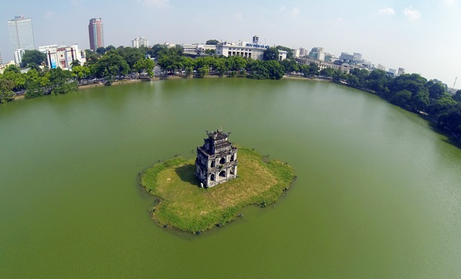 Turtle Tower, 1. Halong Bay, 2. Ho Tay Water Park, 3. St Joseph Cathedral, 4. Xeo Quyt Forest, 5. War Remnants Museum, 6. Municipal Beach, 7. Hoa Lo Prison Museum, 8. Hanoi Old Citadel, 9. Hang Bac Temple, 10. Hoan Kiem Lake, 11. Nha Trang, 12. Vietnam Military History Museum, 13. Turtle Tower, 14. Hoi An, 15. Kota Ho Chi Minh, 16. Ba Na Hills, 17. Sa Pa Terraces, 18. Kota Hue, 19. Marble Mountains, 20. Con Dao Beach, 21. Hoi An, 22. Ba Be Lake, 23. Saigon Zoo, 24. Cat Ba, 25. Vinpearl Land, 26. Sapa, 27. Can Tho, 28. Pham Ngu Lao Street, 29. Pulau Phu Quoc, 30. Ban Gioc Detian, 31. The Sand Dunes, 32. Monument Hue, 33. Pagoda Jade Emperor, 34. Thien Mu Pagoda, 35. Taman Nasional Phong Nha-Ke Bang
