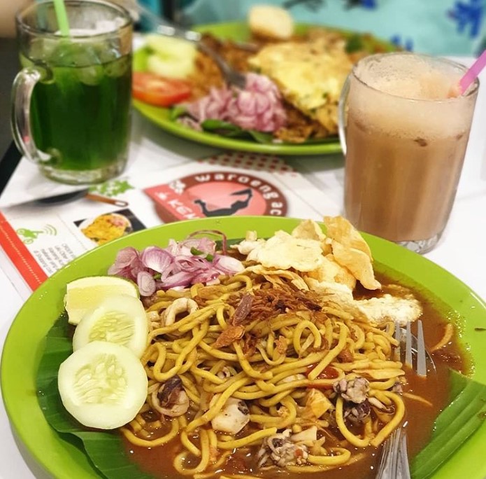 Waroeng Aceh Kemang via Instagramc.om- tempat makan di Jakarta Selatan, 1. Bebek Kaleyo, 2. Bubur Ayam Barito, 3. Warung MJS, 4. Warteg Warmo, 5. Seafood 68 Santa, 6. Ikan Bakar Cianjur, 7. Plataran Dharmawangsa, 8. Ketoprak Ciragil &amp; Baso, Siomay Jhony, 9. Abunawas Restaurant – Kemang, 10. Mie Ayam Bakso Yunus, 11. Soto Betawi Haji Husen, 12. Roti Bakar Eddy Blok M, 13. Nasi Goreng Kebuli Apjay, 14. Sate Sambas, 15. Soto Kudus Blok M, 16. Bakso Boedjangan, 17. Gultik Blok M Plaza Pak Agus Budi, 18. Sop Kaki Kambing Bang Anen, 19. Dia.Lo.Gue, 20. Soto Ayam Ambengan Pak Sadi Asli, 21. Lele Crispy, 22. Restoran Garuda (Padang Cuisine), 23. Sarang Oci Restoran Manado, 24. Waroeng Aceh Kemang, 25. Warung Nagih, 26. Bebek Malio, 27. Namaaz Dining, 28. Daun Muda Soulfood, 29. Smarapura Traditional Resto, 30. Omah Pincuk, 31. Sop Buntut Ibu Samino, 32. Bakso Gondrong, 33. Seafood 45, 34. Nasi Goreng Warung Bhakti, 35. Nasi Uduk Ayam Goreng Kampung Melayu, 36. Coto Makassar Ampera Daeng Memang, 37. Sate Ayam dan Kambing RSPP H. Romli, 38. The Brotherhood, 39. Sophie Authentique, 40. Iga Bagus, 41. Ayam Bakar Win Net, 42. HaloNiko, 43. Nasi Goreng Muncul Malam, 44. Nasi Goreng Warna Warni Ijo Thole, 45. Nasi Goreng Kebuli Bom Bom, 46. Sate Ayam Barokah Khas Madura, 47. Angkringan Blok M Square, 48. Warung Nasi Uduk Betawi H. Satiri, 49. Nasi Ulam &amp; Nasi Uduk Ibu Yoyo, 50. Warung Pedes, 51. Warung Berkah Ibu Mudo Ayu, 52. Pocut Dara Pancoran