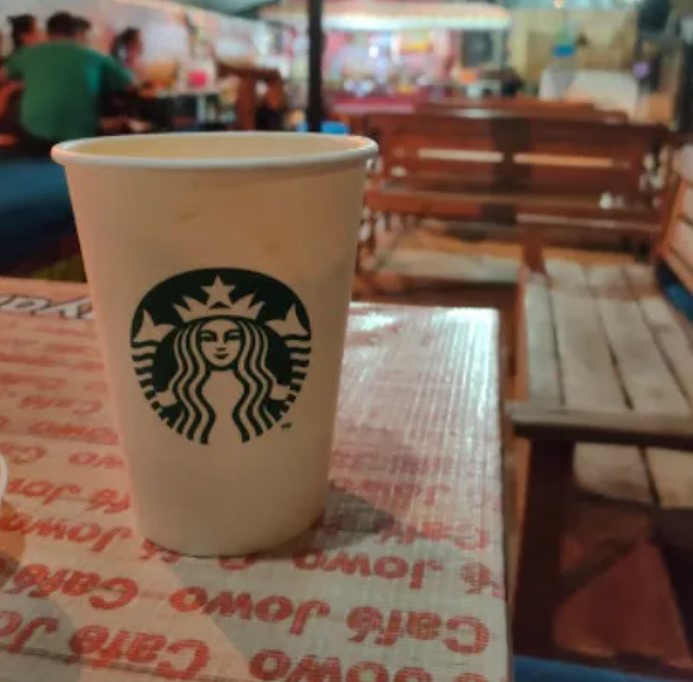 Cafe Jowo Angkringan Berkah, 1. Jenderal Coffee &amp; Tea Ungaran, 2. Janendra Cafe &amp; Resto, 3. Cerita Kopi, 4. Dawa Cafe, 5. Humaira Resto &amp; Cafe, 6. Pawon Kebun, 7. Trick Espresso Room (Tutup), 8. Abivape Ungaran, 9. D’Bims Cafe, 10. Sikrikil Coffee, 11. Kedai Kopi Saroengan, 12. Sarang Nenen (Tutup), 13. INOS Coffee &amp; Kitchen, 14. KALA COFFEE, 15. De &amp; De Cafe, 16. Nissin Cafe &amp; Emporium, 17. Kopi Tarik Ungaran, 18. MY Coffee &amp; Garage, 19. Wepe Cafe, 20. Limasans Cafe, 21. Akar Langit, 22. Helio Angkringan, 23. Bloom Cafe, 24. Sari Cafe, 25. Angkringan Kembang Ungaran, 26. Sikrikil Coffee, 27. He’eh Coffee, 28. GC CoffeeShop, 29. Angkringan dan Cafe Joe, 30. MINAT KOPI, 31. Before Coffee, 32. Djawarakafe, 33. Jagongan Kopi Ungaran, 34. Cafe Pingli, 35. Burjo Level Up, 36. Adarma Coffee, 37. Kadji Ahmad Coffee House, 38. Naik Atas Cafe, 39. Angkringan Mang ETEK, 40. SUSUKU Cafe, 41. Foodpedia Ungaran, 42. Janji Jiwa Flamboyan Ungaran, 43. Sauh Kulo, 44. 4U Resto n Cafe, 45. Cafe Jowo Angkringan Berkah, 46. Kafka Coffee Ungaran