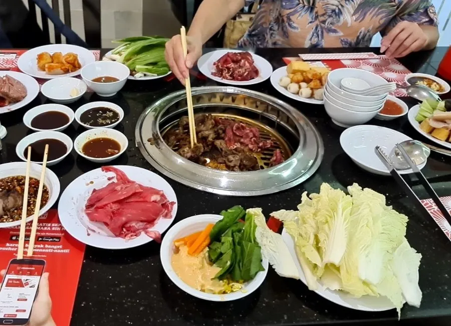 Hanamasa MTA, 1. Pochajjang, 2. Pare’gu, 3. Tabeyou, 4. Daebak-Korean BBQ, 5. Manse Korean Grill, 6. Hanamasa MTA, 7. Holygyu Bonjer, 8. Shaburi Japanese Restaurant, 9. Kappa Sushi, 10. Xiao Meng Niu HOTPOT &amp; BARBEQUE, 11. Little Sheep Hot Pot, 12. Beauty Hotpot Restaurant, 13. Steak 21 Buffet, 14. Kintan Buffet Central Park, 15. Dookki Korean Restaurant, 16. Gyu-Kaku Japanese BBQ, 17. Wangja Korean BBQ, 18. Bak Bak-Korean Grill, 19. Dookki-Topokki All You Can Eat Pedas