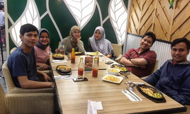 Steak 21 via Instagram.com @liaalussy, 1. Cucurak Warung Sunda, 2. Hanamasa Bogor, 3. Pochajjang Bogor Pajajaran (Tutup), 4. Ichiro Shabu & Barbeque, 5. Yorichi BBQ & Shabu-Shabu (Tutup), 6. Sumeragi Bogor, 7. GoGrill-Ah! Bogor, 8. Caddie Grill & Shabu, 9. Manse Korean Grill Bogor, 10. Kitamura Shabu-Shabu Bogor Bangbarung, 11. Pachi-Pachi Shabu & Grill Bogor, 12. Sogogi Shabu & Grill Bogor, 13. Daebag’yu Korean BBQ, 14. Shabu Hachi Bogor, 15. HEYSTEAK (Tutup), 16. Barata Coffee Shop, 17. Bamboo Dimsum (Tutup), 18. Steak 21, 19. Oishii Yakiniku, 20. Damar Restaurant