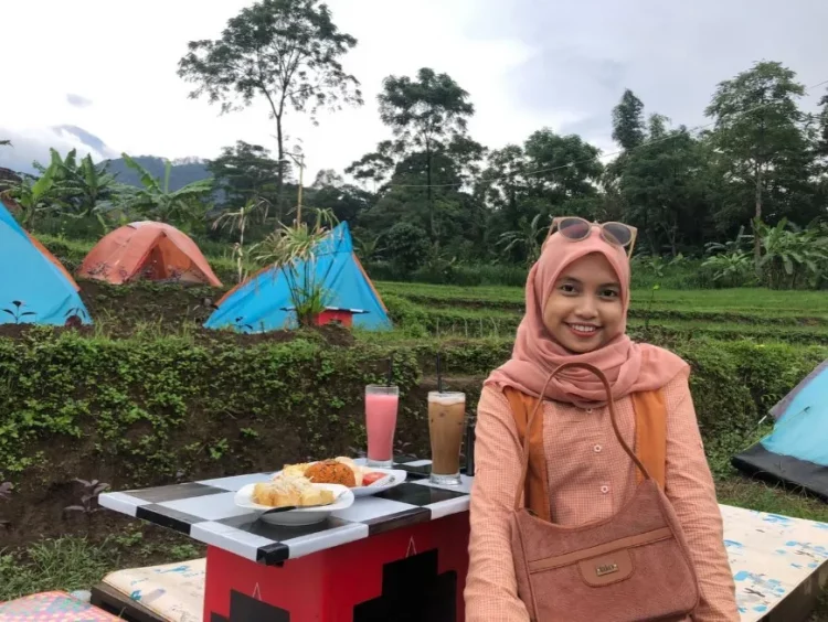 Teras Treteh via Google Maps Intan Khoirunnisa, 1. Cangkruan Onokabeh, 2. Coffee Oyiend, 3. Dapur Kurasa, 4. Tjingkir Songo, 5. Warung Alas Pinus, 6. Gartenhütte Kaffee und Aussicht, 7. Jungle Cafe, 8. LA VERDE CAFE, 9. Bustan Allaca, 10. Warung Kadutan, 12. KEDAI PIECU, 13. Cafe Sabin, 14. Sehati Cafe, 15. KEDAI KENANGA Trawas, 16. Elok Cafe, 17. Warung Coffee Oyie’nd, 18. Delta Cafe (Tutup), 19. Sunrise Cafe Trawas, 20. Teras Treteh, 21. D, Caffee, 22. WARUNG MEMORI, 23. Warkop Trawas, 24. BACoffee (BumiAngkerCoffee), 25. Gartenhütte. Kaffee und Aussicht, 26. Alas Trawas by Santoso Group (REAL), 27. Dimensi Kopi, 28. SBC ( Sawah Bar Cafe ), 29. Griya Cafe Trawas, 30. Paido Trawas