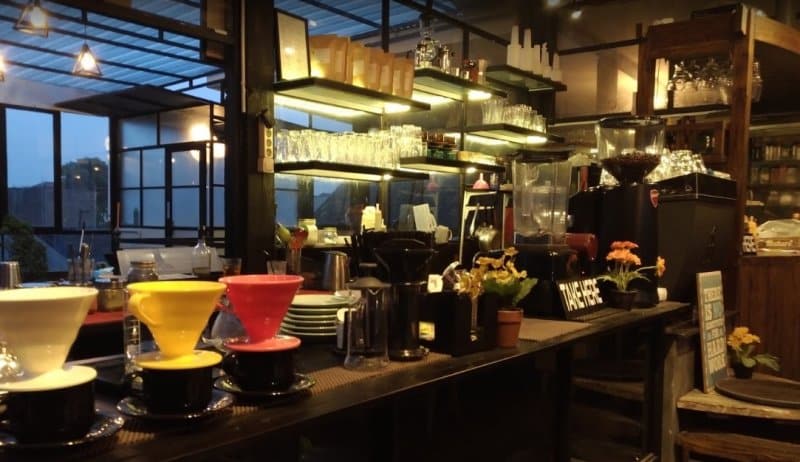 Trick Espresso Room, 1. Jenderal Coffee &amp; Tea Ungaran, 2. Janendra Cafe &amp; Resto, 3. Cerita Kopi, 4. Dawa Cafe, 5. Humaira Resto &amp; Cafe, 6. Pawon Kebun, 7. Trick Espresso Room (Tutup), 8. Abivape Ungaran, 9. D’Bims Cafe, 10. Sikrikil Coffee, 11. Kedai Kopi Saroengan, 12. Sarang Nenen (Tutup), 13. INOS Coffee &amp; Kitchen, 14. KALA COFFEE, 15. De &amp; De Cafe, 16. Nissin Cafe &amp; Emporium, 17. Kopi Tarik Ungaran, 18. MY Coffee &amp; Garage, 19. Wepe Cafe, 20. Limasans Cafe, 21. Akar Langit, 22. Helio Angkringan, 23. Bloom Cafe, 24. Sari Cafe, 25. Angkringan Kembang Ungaran, 26. Sikrikil Coffee, 27. He’eh Coffee, 28. GC CoffeeShop, 29. Angkringan dan Cafe Joe, 30. MINAT KOPI, 31. Before Coffee, 32. Djawarakafe, 33. Jagongan Kopi Ungaran, 34. Cafe Pingli, 35. Burjo Level Up, 36. Adarma Coffee, 37. Kadji Ahmad Coffee House, 38. Naik Atas Cafe, 39. Angkringan Mang ETEK, 40. SUSUKU Cafe, 41. Foodpedia Ungaran, 42. Janji Jiwa Flamboyan Ungaran, 43. Sauh Kulo, 44. 4U Resto n Cafe, 45. Cafe Jowo Angkringan Berkah, 46. Kafka Coffee Ungaran