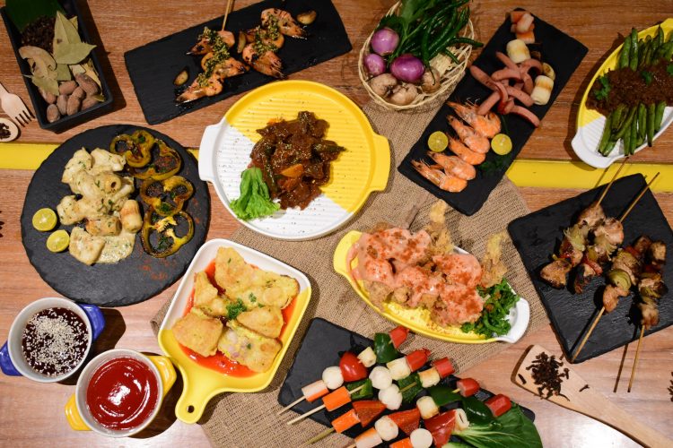 Wok n Tok, Yello Hotel via Dailyhotels, 1. Seroja Asia, 2. Fukuzushi, 3. Eastern Restaurant, 4. Shukaku BBQ, Shabu &amp; Agemono, 5. Gyu-kaku Pangeran Kornel Bandung, 6. Jiganasuki Restaurant Bandung, 7. Shabu Kojo Restaurant, 8. Hachi Grill Sutami Bandung, 9. GoGrill-ah! Bandung, 10. Fogo Brazilian BBQ, 11. Shaburi &amp; Kintan Buffet PVJ, 12. Sha-Waregna Restaurant, 13. Sumeragi Izakaya, 14. Ushishi Japanese BBQ, 15. Shabu Suki (Tutup), 16. Haki Korean BBQ, 17. Feast Restoran , 18. Samsob Suki, 19. Oharang BBQ, 20. Shabu Ghin 23 Paskal (Tutup), 21. Celengan BBQ (TUTUP), 22. Pochajjang Korean BBQ (Tutup), 23. Gyu-Gyu Japanese BBQ, 24. Mai Suki, 25. Haeng-Un Korean BBQ &amp; Homemade Dishes (Tutup), 26. Hanamasa Bandung, 27. Flaming Pots Boil &amp; Grill, 28. Shabu Hachi Cilaki Bandung, 29. Shawaregna, 30. Ikugo Grill and Hotpot, 31. Kirai Dimsum, 32. Wok n Tok, Yello Hotel, 33. Manse Korean Grill, 34. Bilbao Brasserie, 35. Parc De Vile Restaurant, Best Western Premier La Grande Hotel